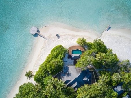 Royal Island Resort & Spa 5*